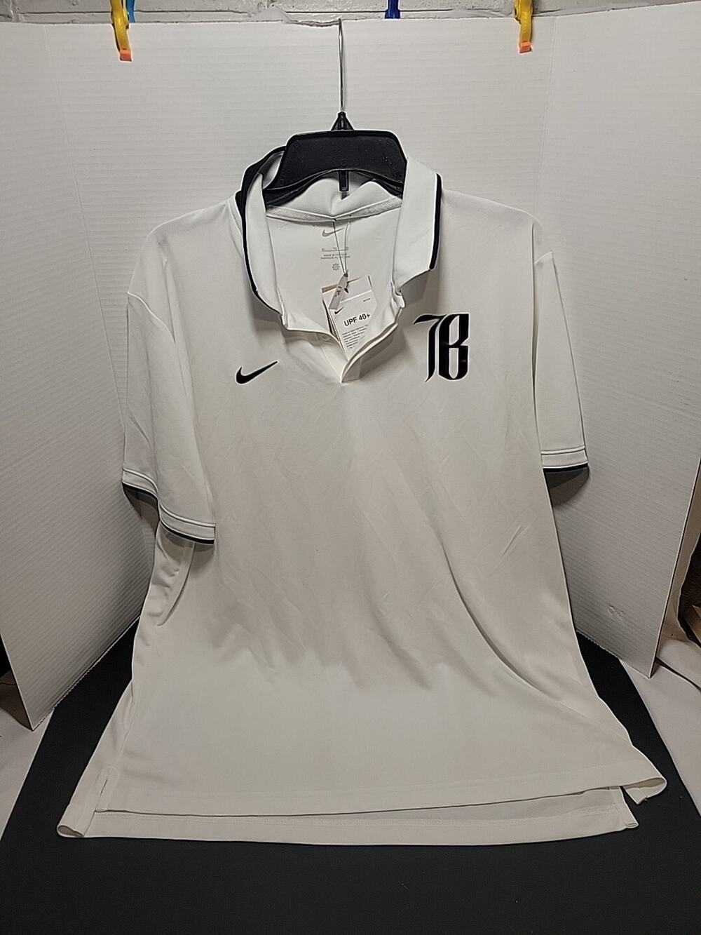 Nike UV Protection Collar T Shirt White With Lettering Mens XL NWT